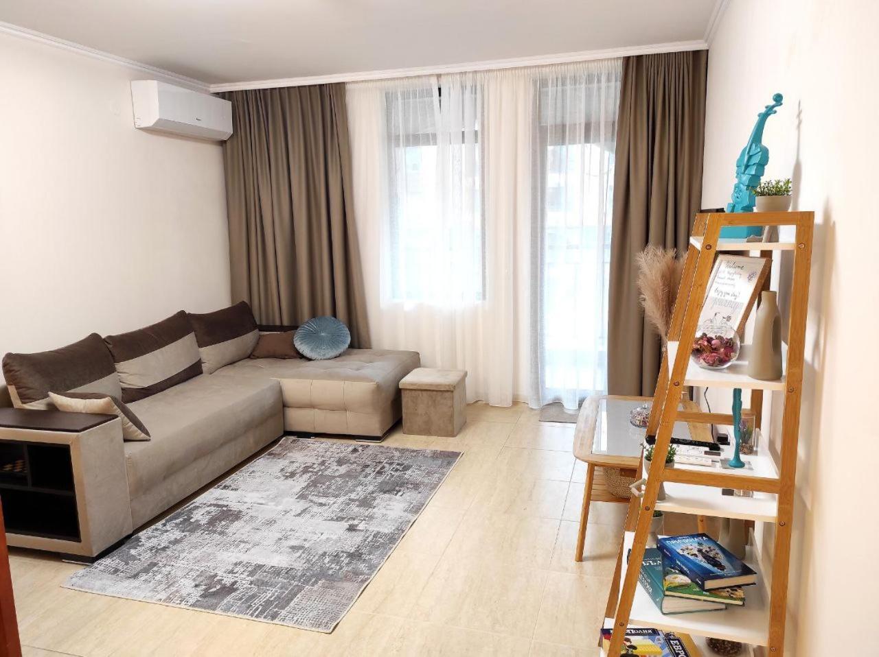 Dom-El Real Apartments 3 - Święty Włas Zewnętrze zdjęcie